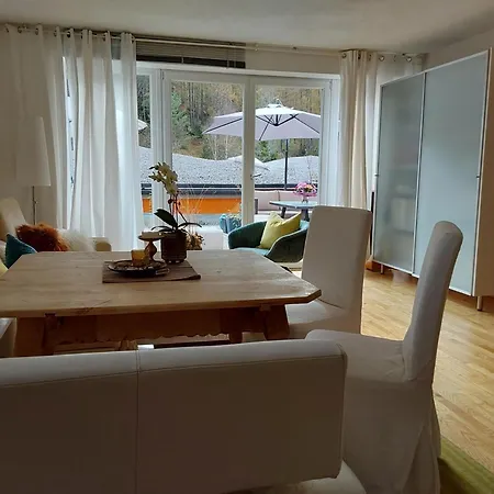 Sunsuite 1 * أوبشتايغ